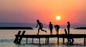 Dört Arkadaş – Dostluğun İskeledeki Hali
